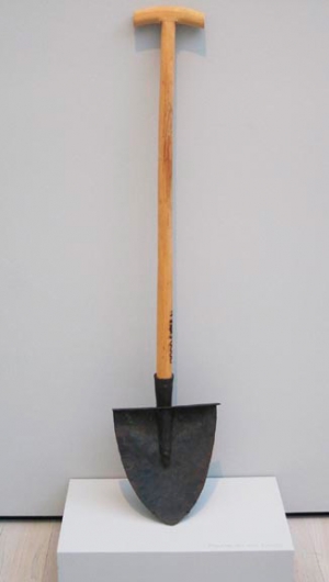 Joseph Beuys - Pala, 1983, spade; blade wrought iron, handle ash wood, with burned inscription