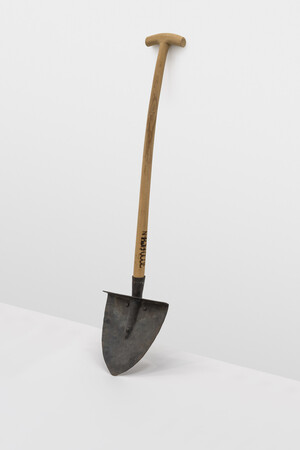 Joseph Beuys - Pala, 1983, spade; blade wrought iron, handle ash wood, with burned inscription